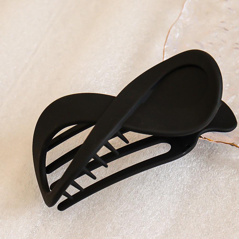 

Korean Style 8-Figure Duckbill Hair Clip - Women s Retro Black Hair Accessory