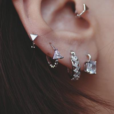 Zirkon Raute Geometrische Ohr Schnalle Super Flash Persönlichkeit Neutrales Dreieck Flash Diamant Ohrstecker Süß Cool Cool Trendig Schlichte Ring Ohrringe
