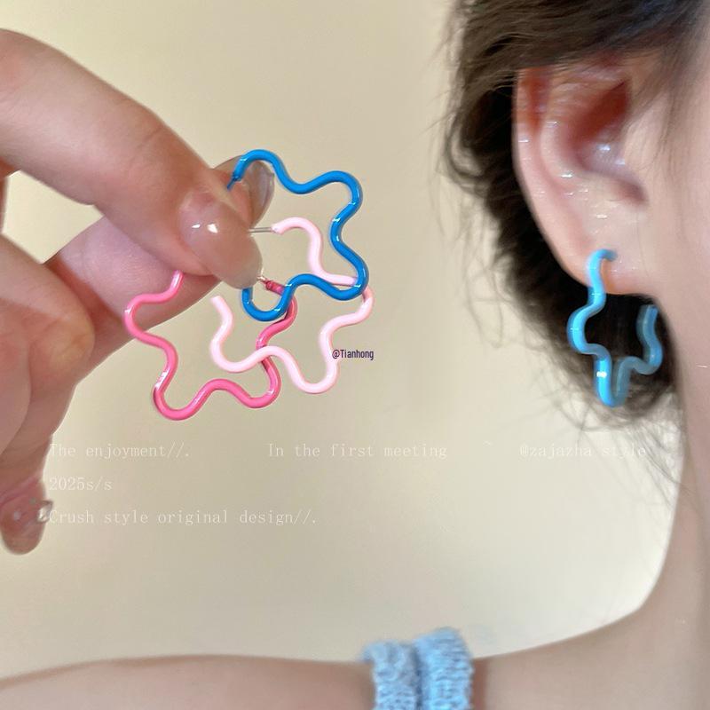 Blue Flower Stud Earrings - Women's Summer Beach Style Accessory with Dopamine Niche Design in Pink