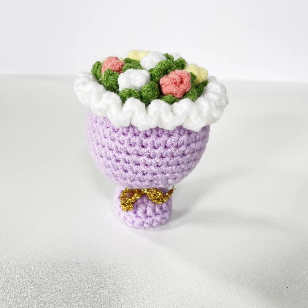 Mini Crochet Holding Flower Bouquet Ornament Valentine's Day Gift Party Decor Handmade Knitted Flowers Bouquet Home Room Decor
