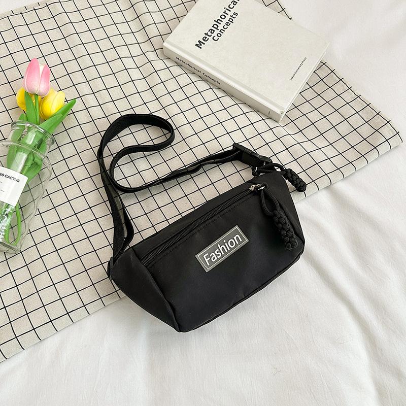 

Casual fashion underarm bag niche design messenger bag women s 2024 spring new fashion simple portable shoulder bag чёрный