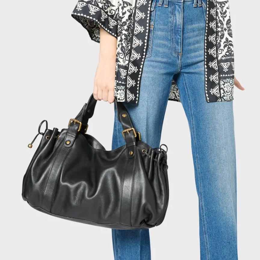 Dámská jednobarevná Boston taška: Jednoduchá kabelka do práce a na dojíždění, jedno rameno nebo crossbody tote z měkkého materiálu.