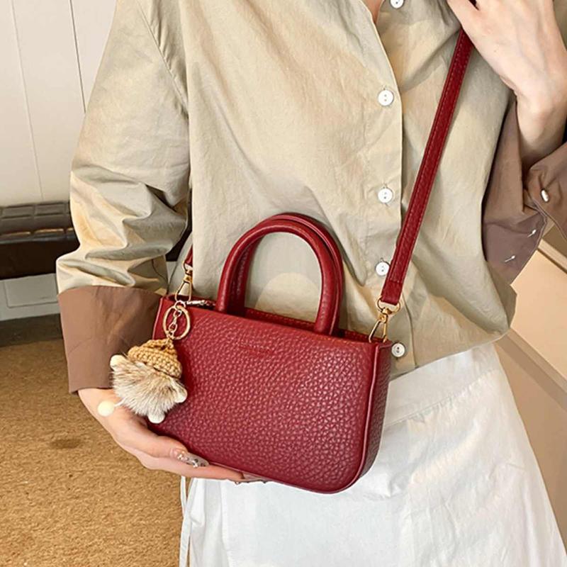 Темпераментная красная свадебная сумочка с текстурой личи — фото 3