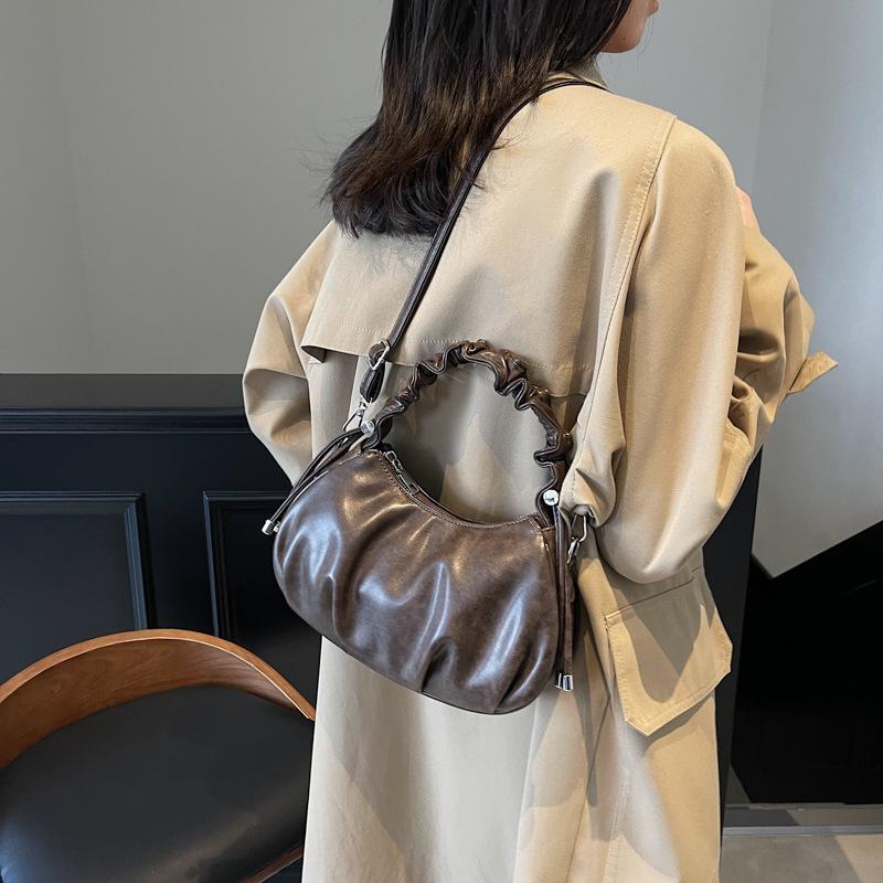 Fashion pleated messenger bag women's 2025 new niche high-end handbag simple shoulder underarm women's bag