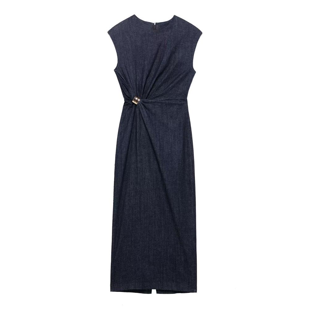 

2025 Spring/Summer Women s Elegant Slim Dress with Gold Waist Embellishment S