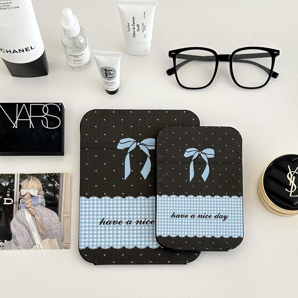 Retro Floral Folding Makeup Mirror - Portable Vanity for Dorms and Homes