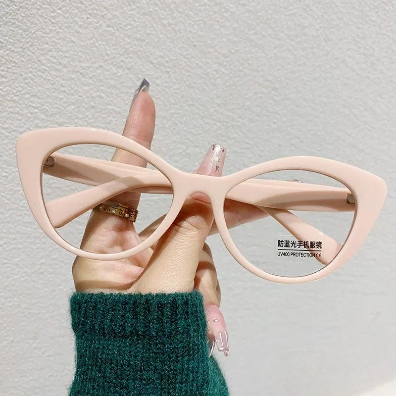 Fashion Cat Eye Anti Blue Light Flat Lens Trend Eye Protection Personalized Retro Optical Eyeglasses Luxury Brand Design Eyewear