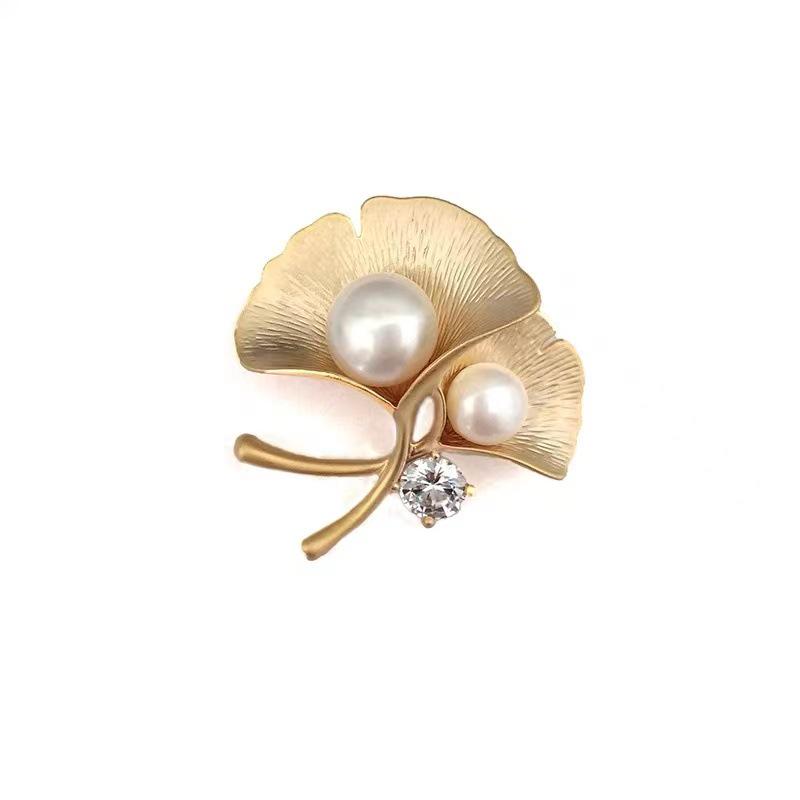 Exquisite Ginkgo Leaf Pearl Brooch - High-End Niche Pin and Anti-Exposure Accessory