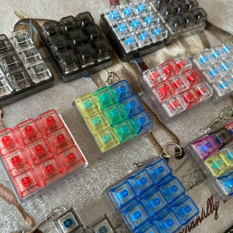 9 Keys Keyboard Keycaps Keychain Fidget Toy Anti-Anxiety Point Keycaps Party Stress Relief Diy Keycaps Toy Keyboard Caps