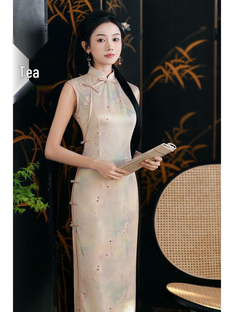 2024 Summer Young Elegant Sleeveless Cheongsam: Modern Literary Style