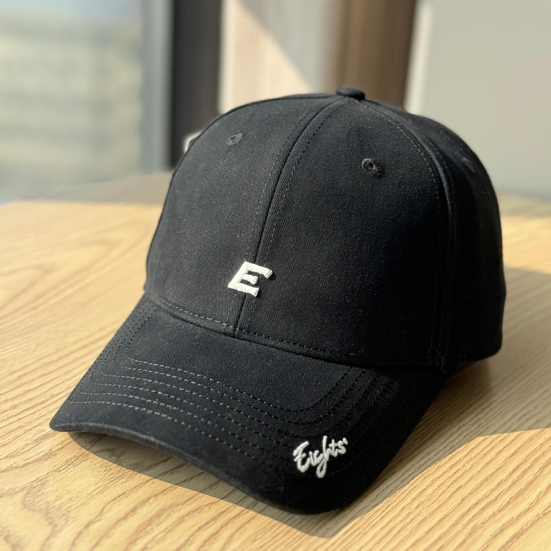 

2026New embroidered letter baseball cap for men and women, versatile hard-top duckbill cap for casual sports, makes the face look smaller and Adult54-60Adjustable чёрный