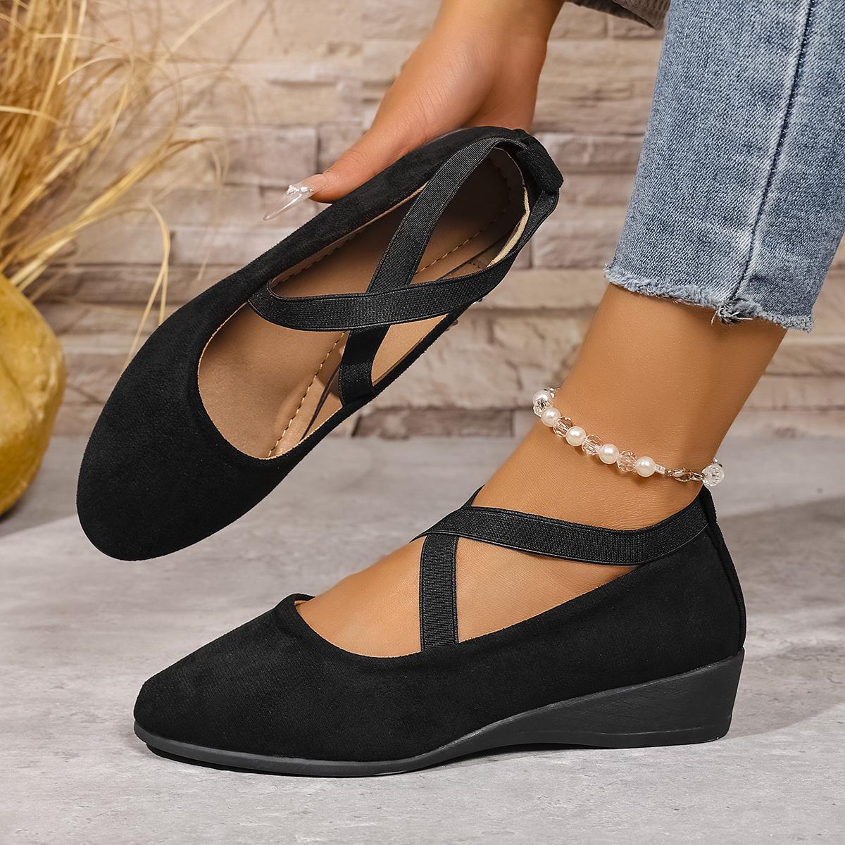 

Fashion 2025 New Women Flats Plus Size Spring Loafers Pointed Solid Color Sneakers Women Casual Style Rubber Sole Shallow Shoes Women 43 чёрный