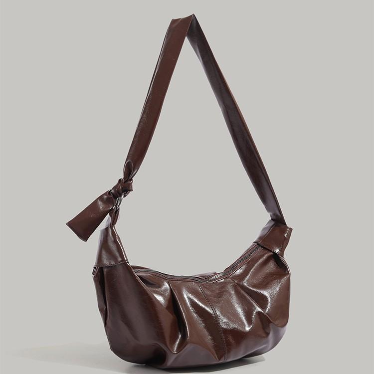 Oil Wax Leather Crossbody Bag for Women 2024 New Autumn Winter Large Capacity Daily Commute Versatile Crescent Dumpling Bag