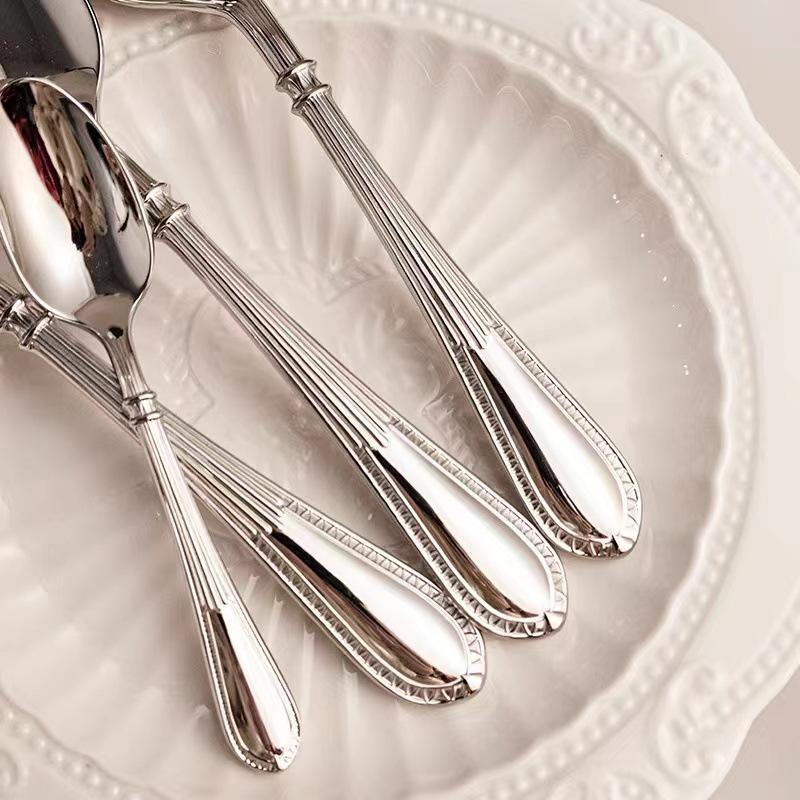 304 Stainless Steel Lace Pattern European Cutlery Set: Elegant Knives, Forks, and Spoons for Hotels and Homes