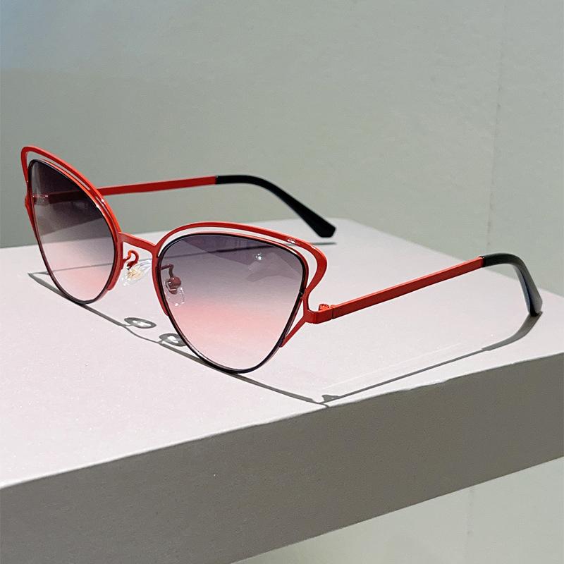 European and American style metal hollow cat eye sunshade sunglasses personalized punk party stage beautiful accessories sunglasses