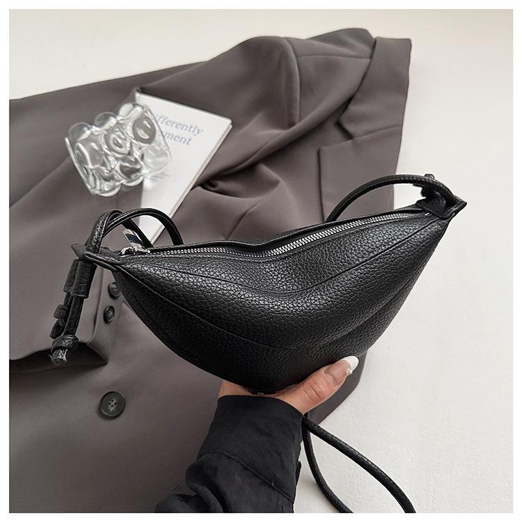 

Нишевая сумка-полумесяц из мягкой кожи, сумка под мышкой, новая коллекция 2025 года, высококачественная текстура, повседневная, универсальная, на одном плече, сумка-мессенджер, сумка-пельмень чёрный