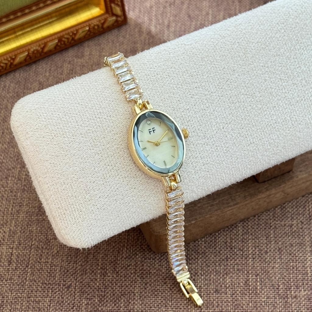 Light Luxury Fully Diamond Bracelet Women's Watches Elegant Oval Dial Quartz Watch Ladies Dress Wristwatches Clock Reloj Mujer