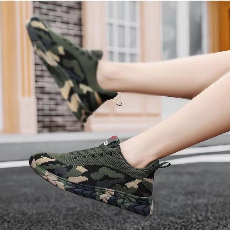2024 spring camouflage casual shoes men's fly-woven running breathable shoes youth soft-soled lightweight non-slip sneakers
