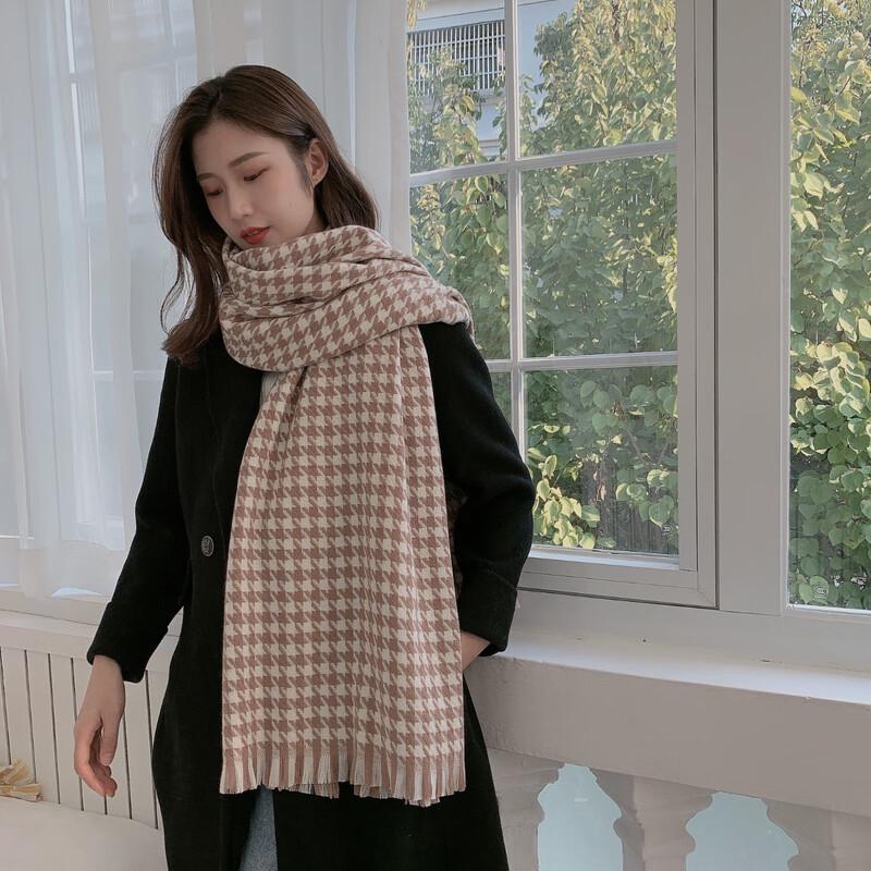 Women's Houndstooth Plaid Tassel Scarf