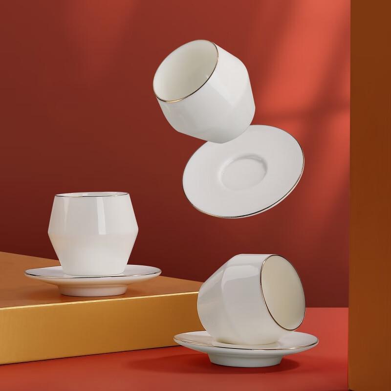 Zhiqintang Wanjia Denghuo Ceramic Tea Set