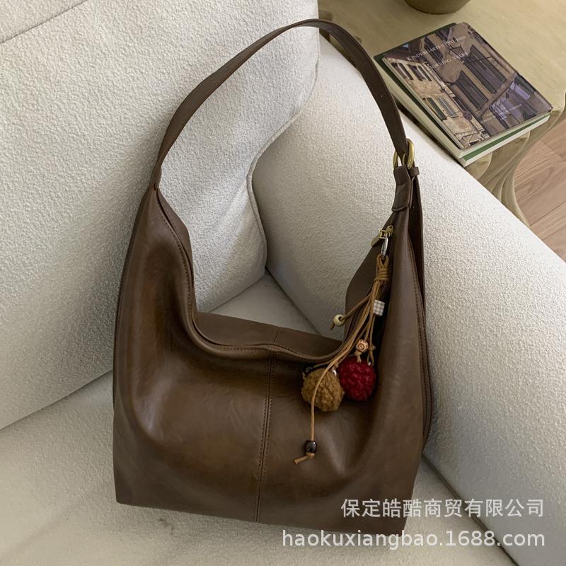 Large-capacity Commuter Bag Women's 2025 Autumn and Winter New Niche Retro Shoulder Bag Simple Texture Messenger Tote Bag