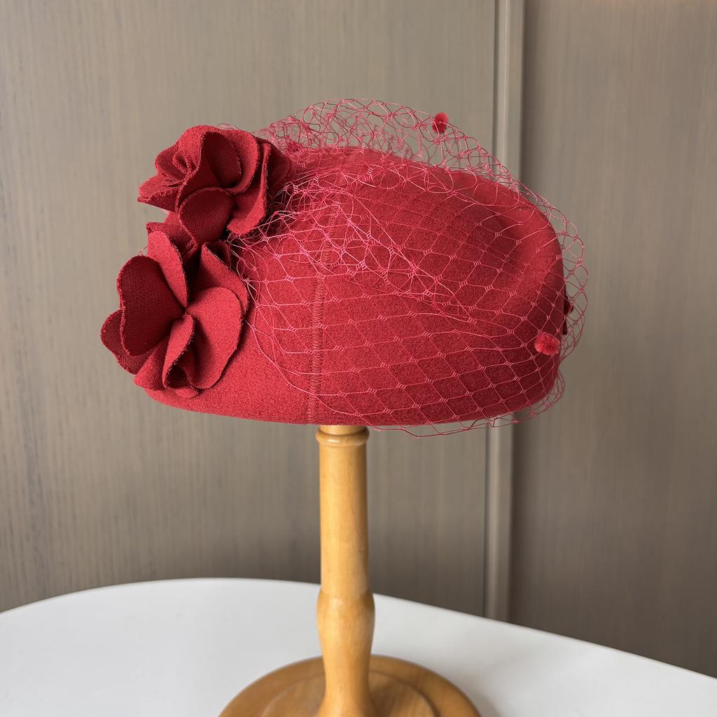European And American Xiaoxiangfeng Mesh Flower Beret Autumn And Winter Korean Version Fashion Wedding Dress Headgear Top Hat Women'S Flight Attendant