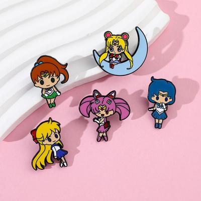 Cartoon Niedliche Sailor Moon Brosche Anime Charakter Peripherie Metallabzeichen Legierung Öl-Tropf-Beutel