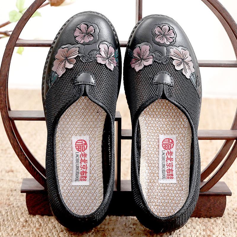 2025 ****** and autumn new old ******* cloth shoes non-slip s**t-soled mother shoes one pedal mesh shoes breathable women's shoes elderly shoes