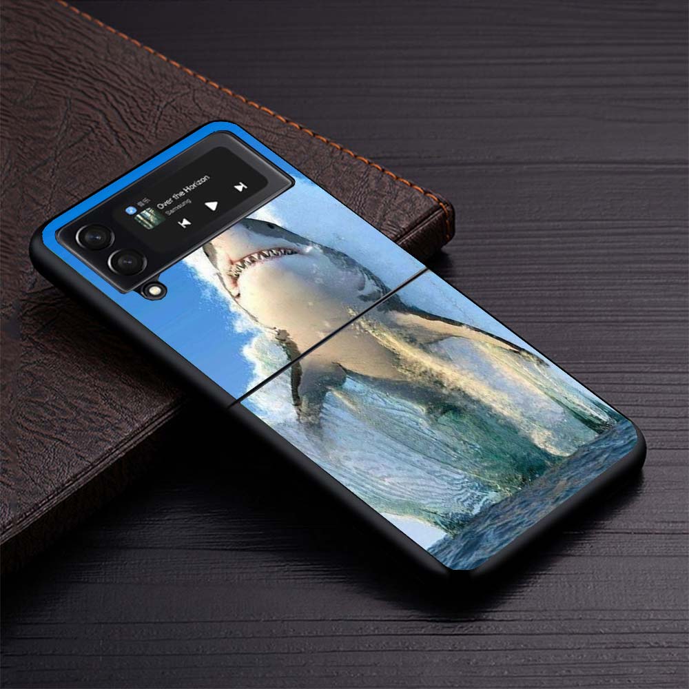 

Ocean Monster Shark Swimming Phone Case for Samsung Galaxy Z Flip3 5G Flip4 Flip5 Black Hard Cover Z Flip 5 4 3 PC Shell Zflip3 Samsung Z Flip 3