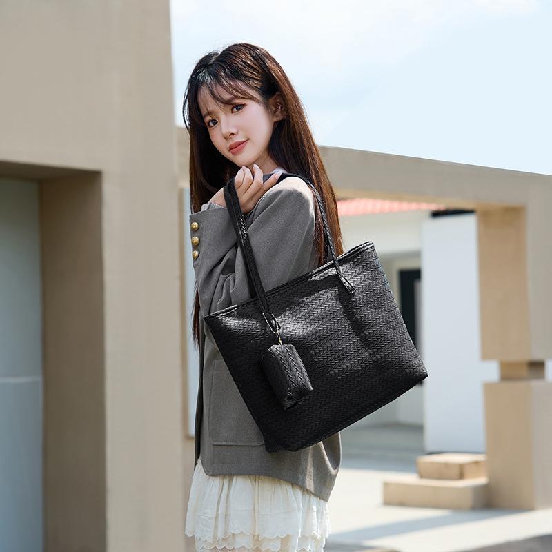 Large-capacity Tote Bag, Fashionable Handbag, Women's Bag, Sweet and Casual, Single-shoulder Crossbody Bag