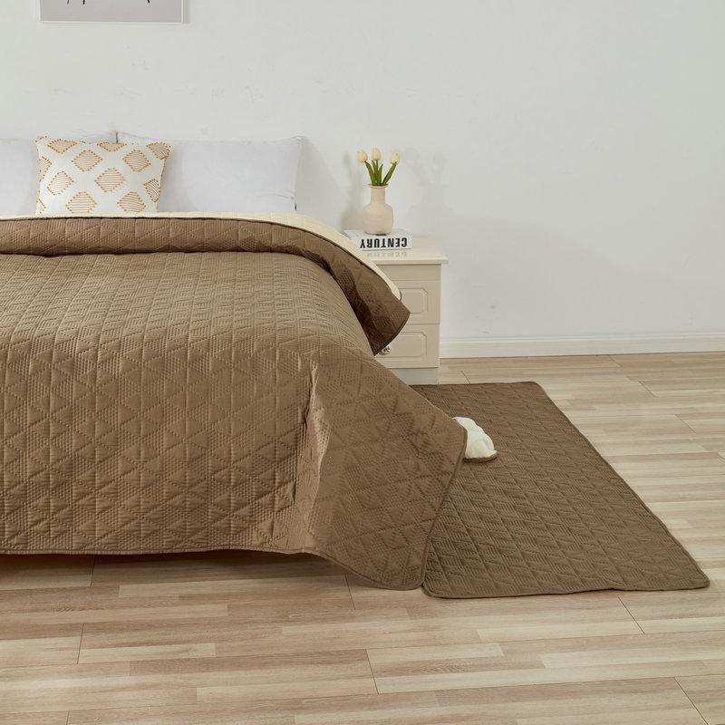 Pet Waterproof Insulation Pad Washed Quilted Embossing Craft Bedspread Large Size Waterproof Non-Slip Bed Sheet