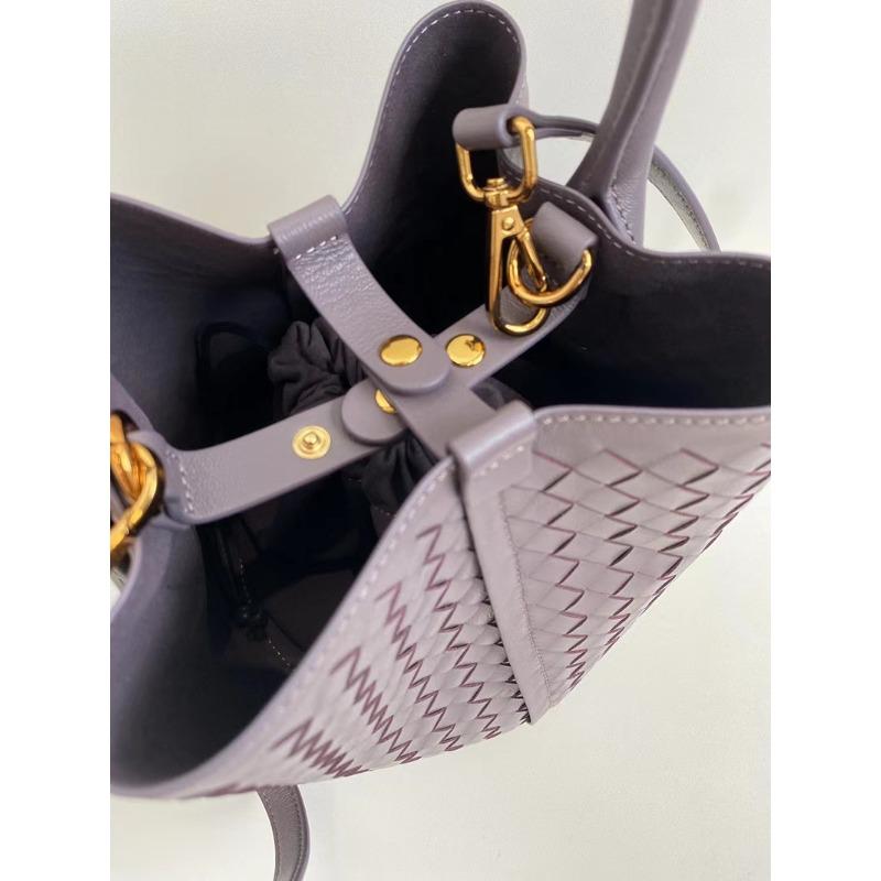 New woven bucket bag leather women's fashion portable messenger bag child and mother bag niche design portable
