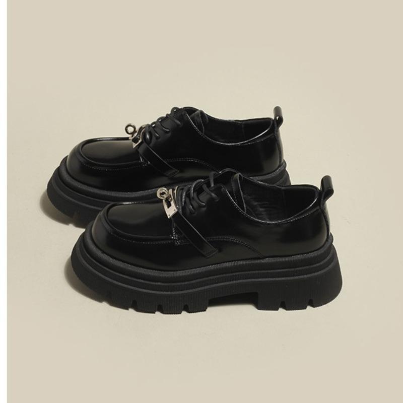 Ein neuer Bestseller für Damen-Plateauschuhe, Schuhe aus Leder mit weicher Sohle und Crememuster