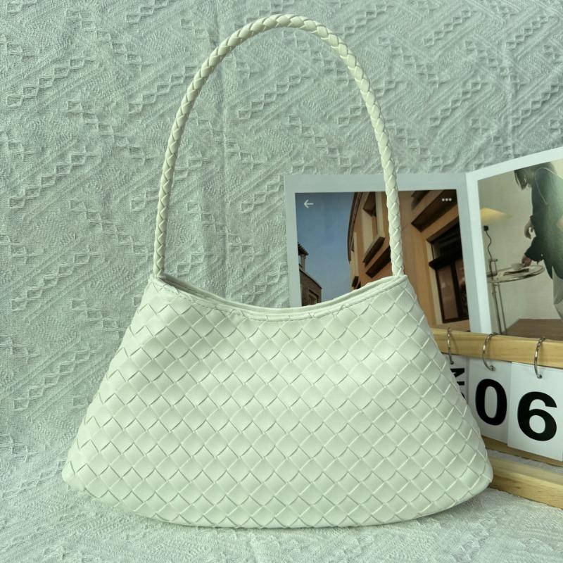 New handwoven bag, high-end women's vegetable basket, handbag, shoulder bag.