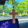 Elegante Crucifijo de Arcilla Colgante con Acento de Cristal para Espejo Retrovisor de Coche Accesorios Colgantes para el Interior del Coche