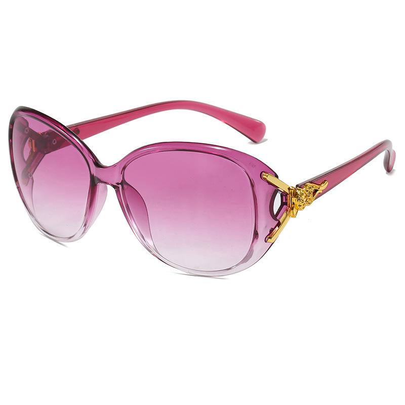 Elegant Fox Oval Sunglasses: Women's Summer Gradient Sun-Blocking Frames with Camellia Design