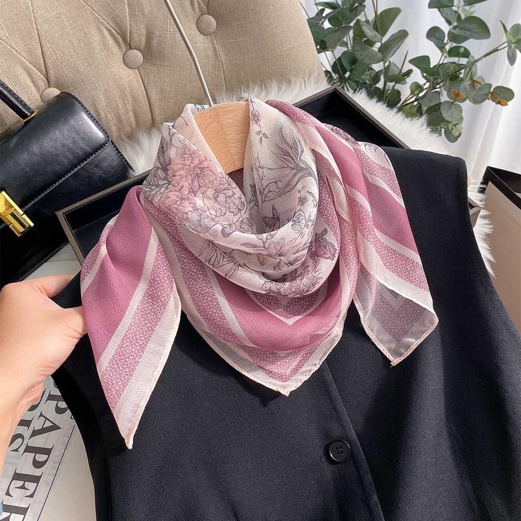 1pc Pink Floral Print Bandana Neckerchief Temperament Square Scarf Women Spring/Summer Soft Satin Scarf Hijab For Travel Beach