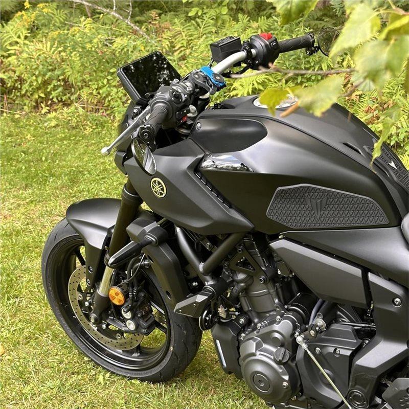 Side Knee Grip Traction Pad Motorcycle Tank Pad Protector Sticker For MT07 MT-07 2025