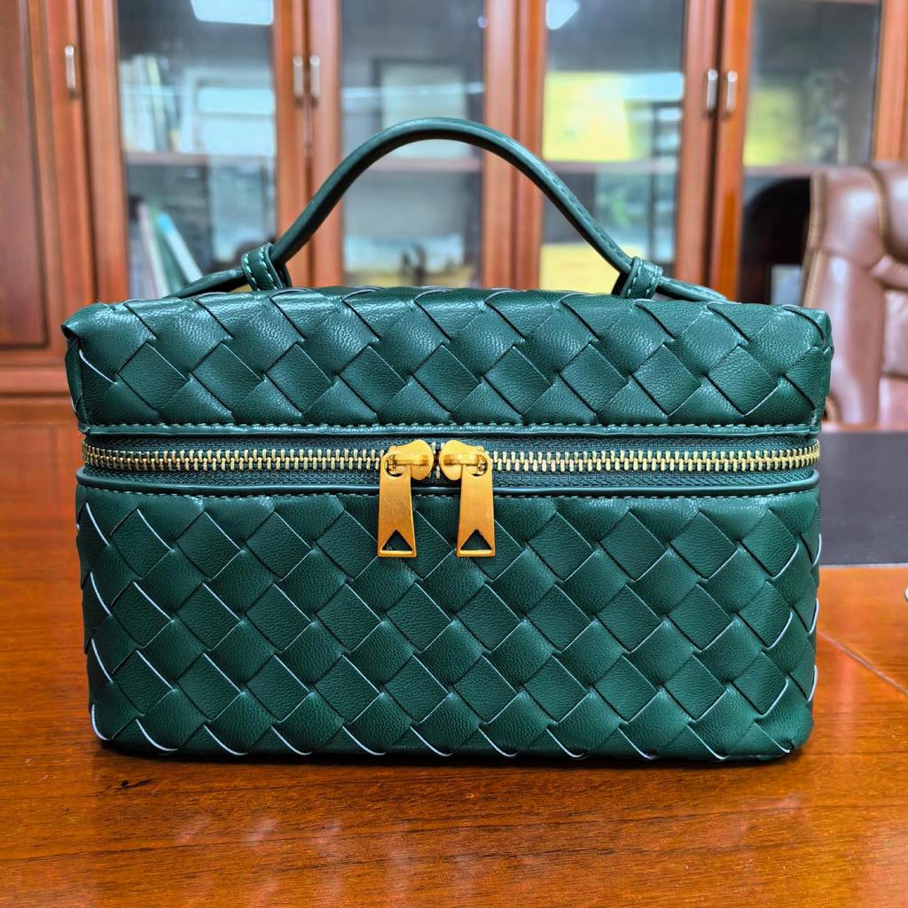 Box Cosmetic Bag Lunch Box Bag Shoulder Crossbody 23cm Hand-woven Portable Small Square Bag Factory Wholesale