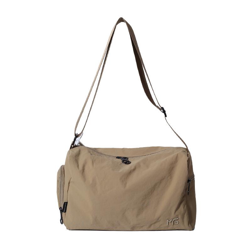 Niche Casual Lightweight Nylon Cloth Large-capacity Shoulder Bag Women's Fashion Solid Color Commuter Travel Versatile Messenger Bag