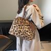 Popular Super Fire Niche Leopard Print Bag Women's Autumn and Winter New Versatile Simple High-end Single Shoulder Underarm Messenger Bag