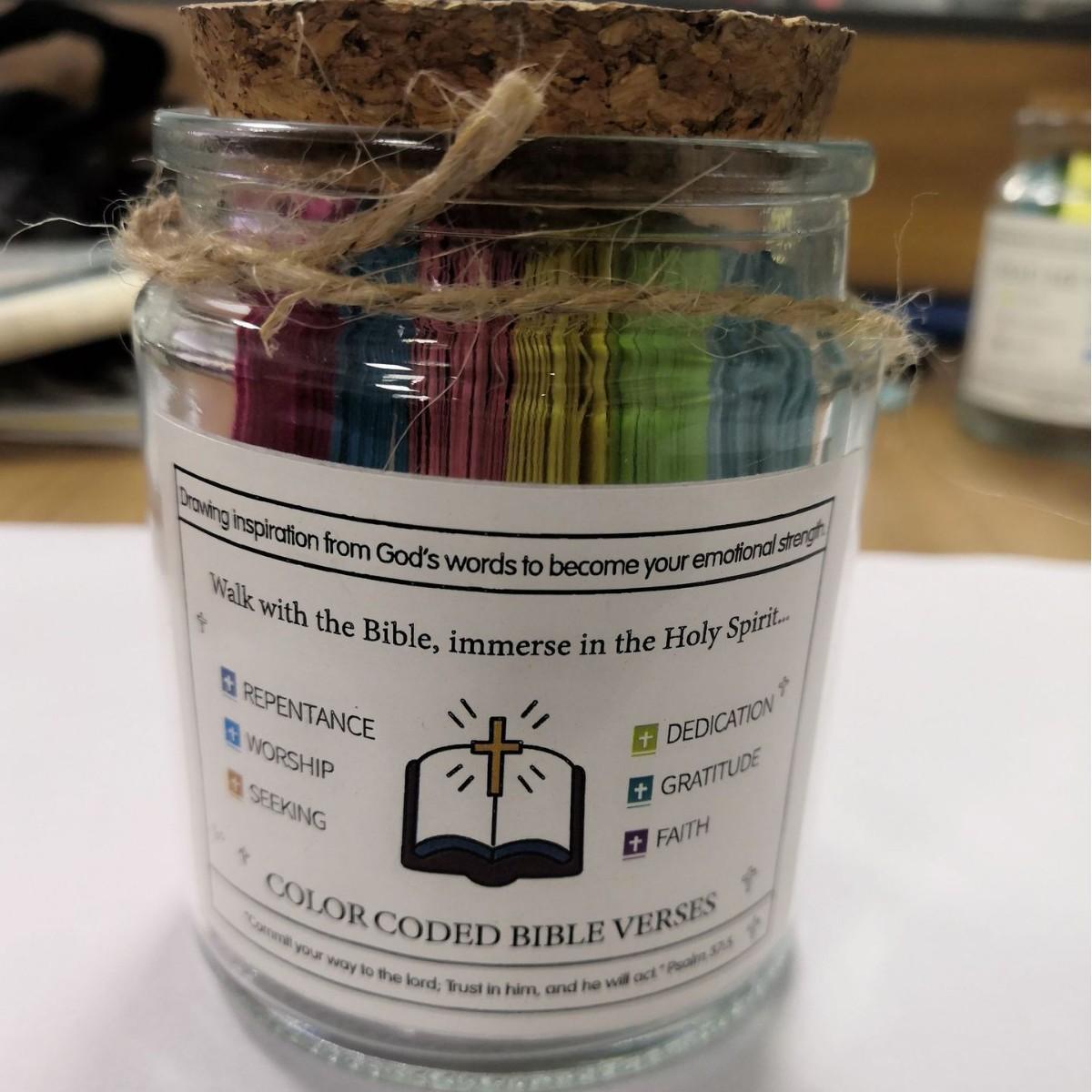 

Bible Verses Jar With Ribbon Bow-Inspirational Christian Gift Set with Prayer Cards for Emotions Spiritual Comfort for Women/Men Gift box pink ribbon
