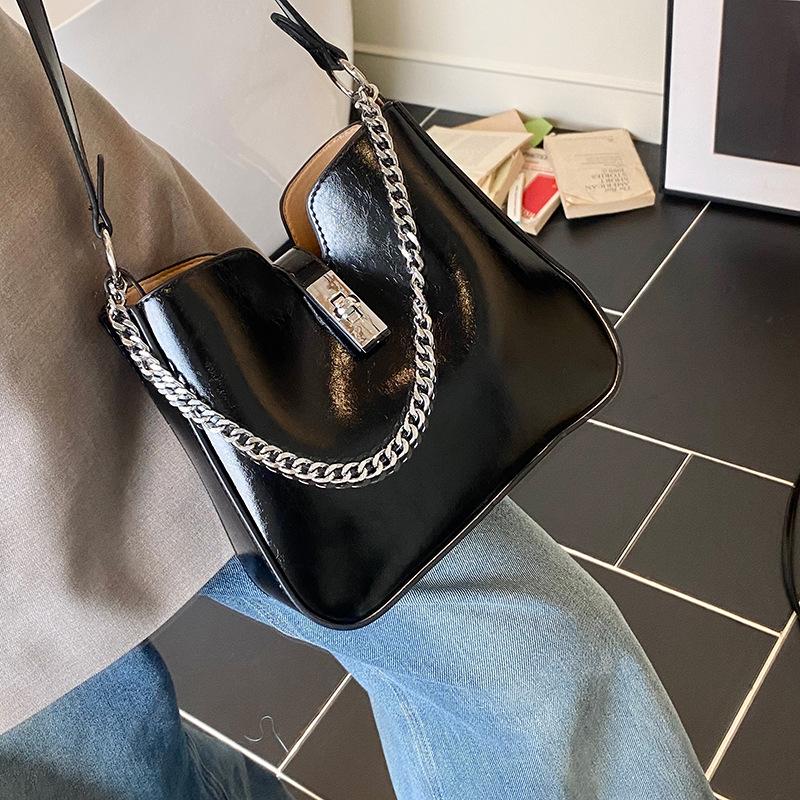 Fashion Chain Underarm Bag Women's  New Fashion Bucket Bag Simple Shoulder Messenger Bag