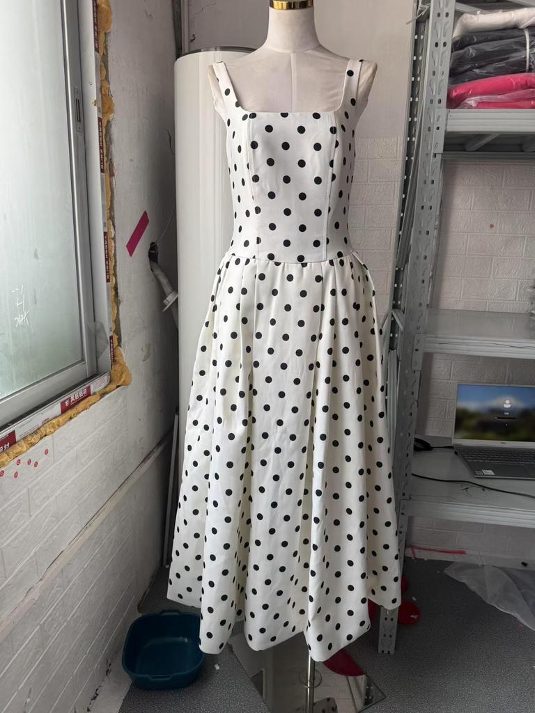 Nanyou Sommer Retro Gepunktetes Spaghettiträger Schwingkleid für Damen