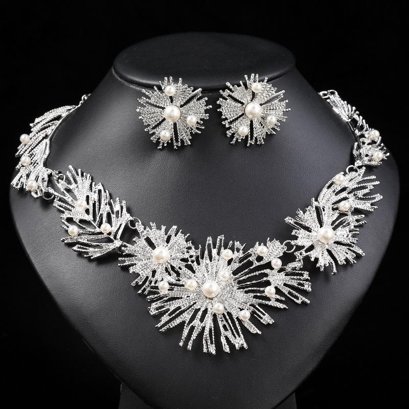 European and American Necklace Set Geometric Retro Exaggerated Alloy Inlaid Imitation Pearl Wedding Accessories Versatile Fashion