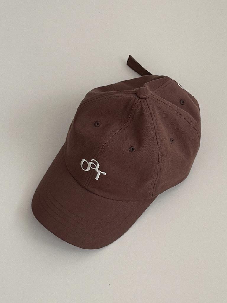 Oeial Logo Signature Cap (Brown)