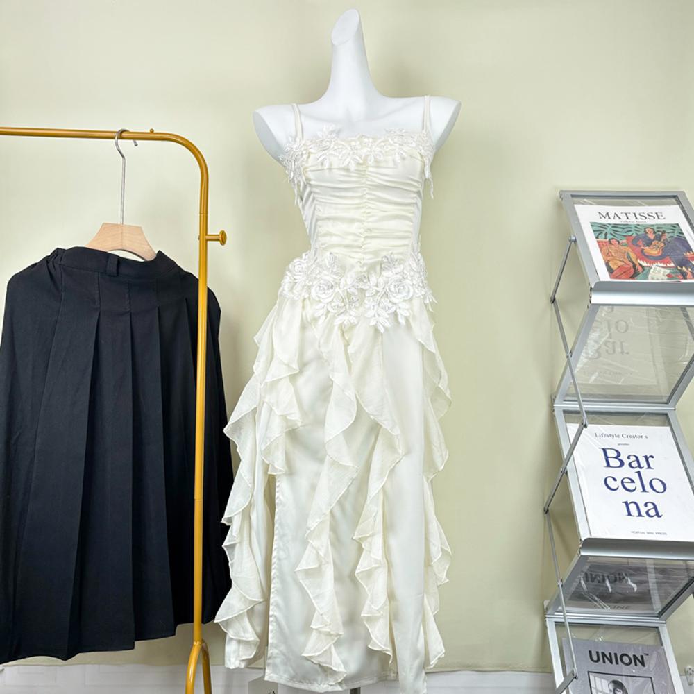 

Французский темперамент белое кружево милый девичий стиль платье на бретелях женское летнее новое высококачественное приталенное платье XL- (recommended 110-60kg)