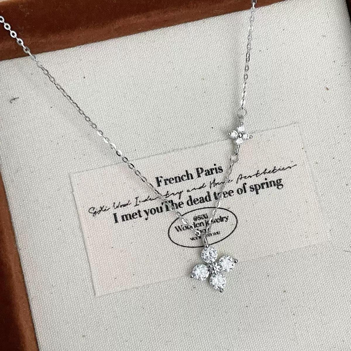 

New Super Flash Large Four Leaf Clover Necklace, Ladies High End Style, Flower Light Luxury Clavicle Chain 40CM платиновый