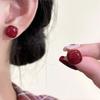 New Autumn-winter Square-shaped Earrings - Simple, Fashionable, High-end, and Suitable for Fair Skin. Women's Earrings.