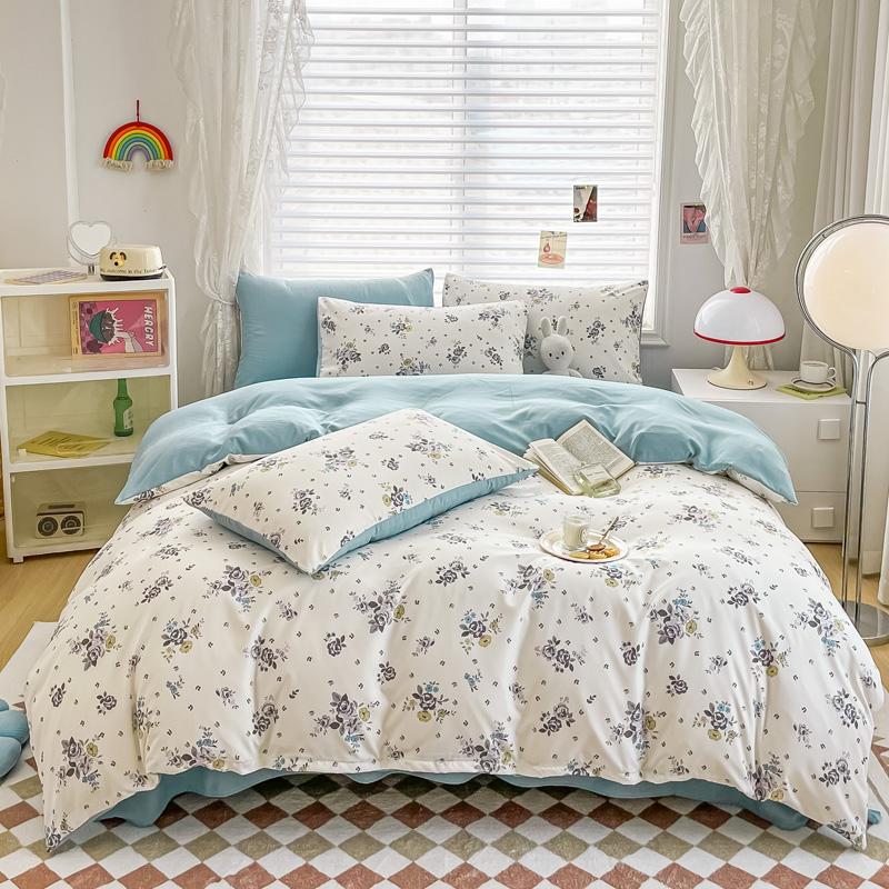 4Pcs Cartoon Black Dog Duvet Cover Set Khaki Striped Bedding With 1 Bed Sheet 2 Pillowcases Bedroom Love Print Comforter Cover